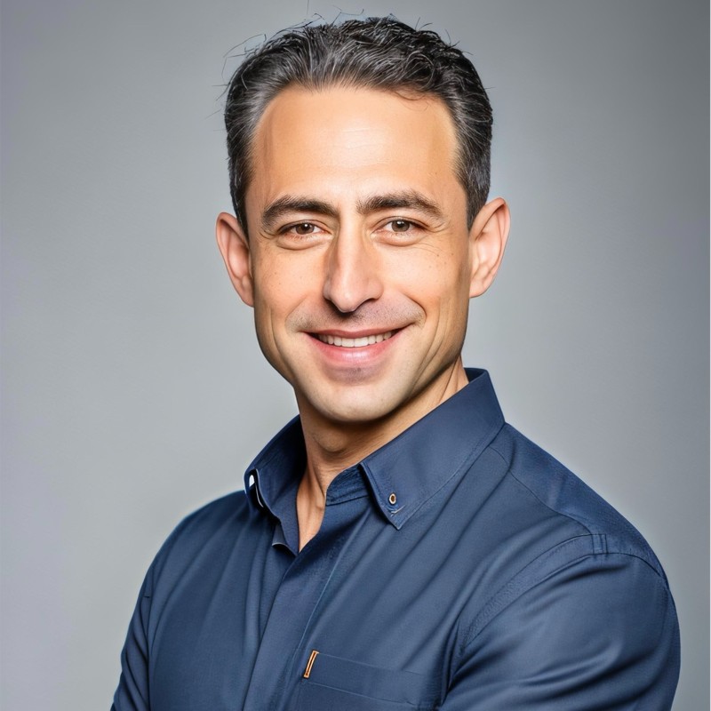 Alex Brecher headshot